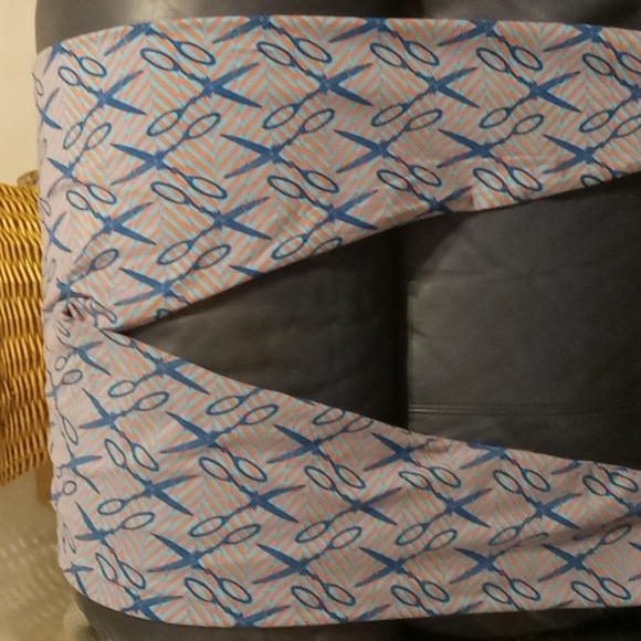 Lularoe leggings scissors TC - Picture 3 of 4